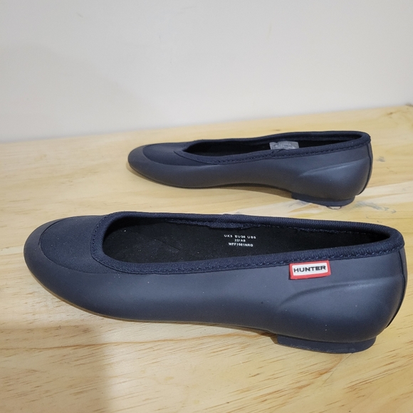 Hunter navy blue neoprene and rubber flats 5 - Picture 3 of 4